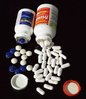 아세트아미노펜을 주성분으로 한 진통제 중 가장 유명한 약이 ‘타이레놀’ 이다.  위키피디아 제공