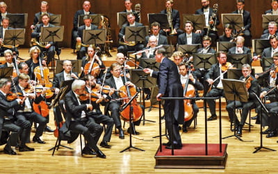 피날레 뒤 '침묵의 20초'…틸레만과 빈 필이 선사한 희열