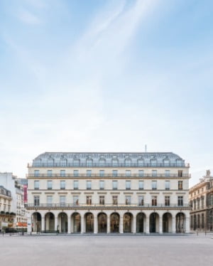 현대미술 향한 브랜드의 열정…'아트 파리'를 다시 재단하다