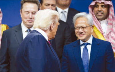 [임현우 기자의 키워드 시사경제] 돈 대주고 칩 파는 엔비디아…윈윈인가 버블인가