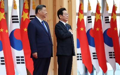 [속보] 李대통령-시진핑 정상회담 일정 시작…공식환영식