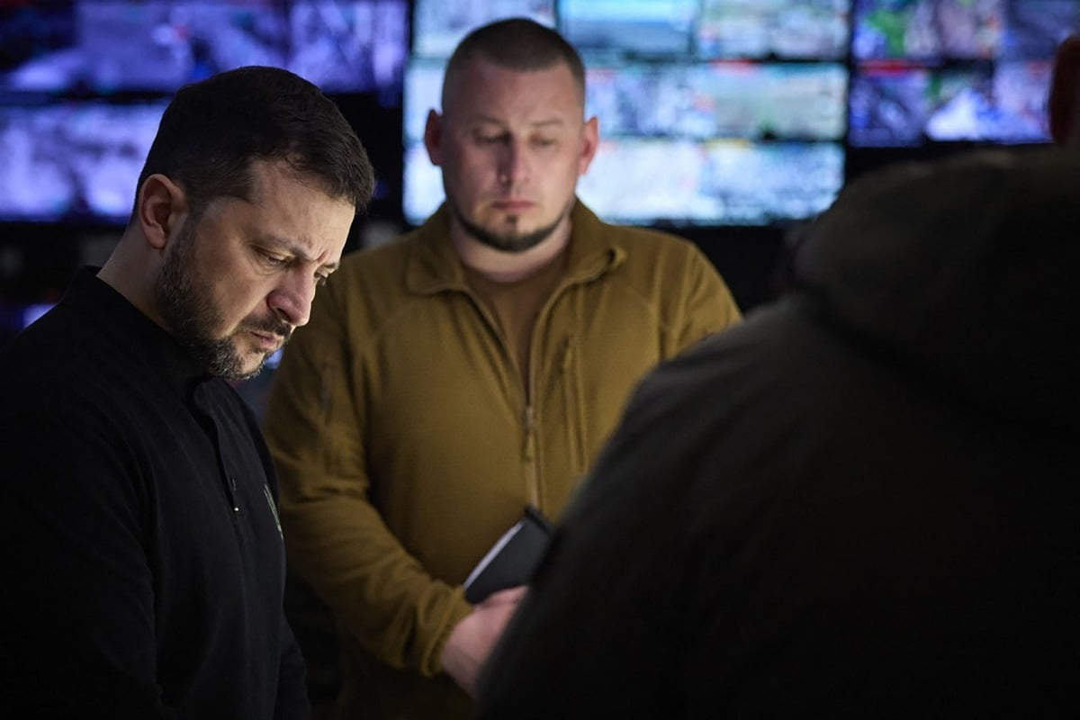 젤렌스키 코미디언 시절 동업자 비리에…등돌리는 유럽 국가들