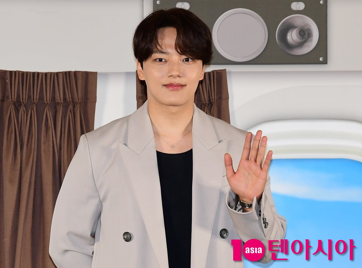 俳優ヨ・ジング、12月15日にカトゥーサ入隊決定