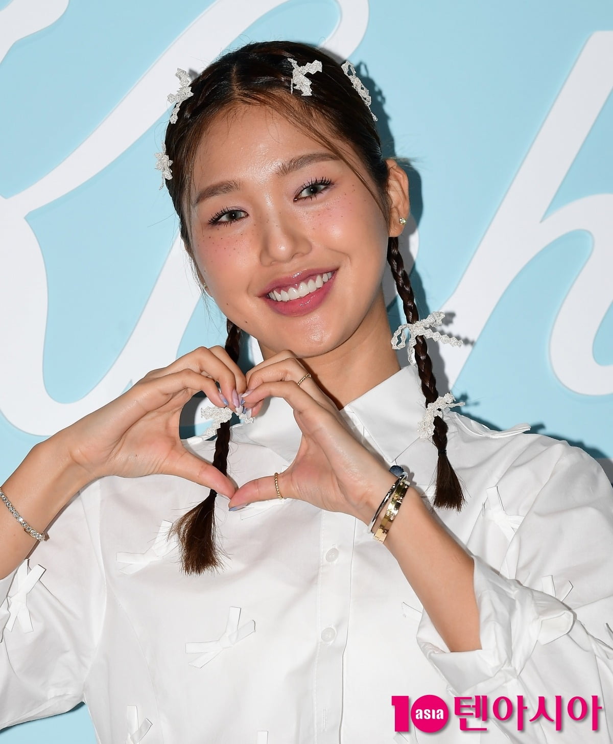 Oh My Girl's Mimi Reveals Success in Gold Investment and Hard Work Ethic