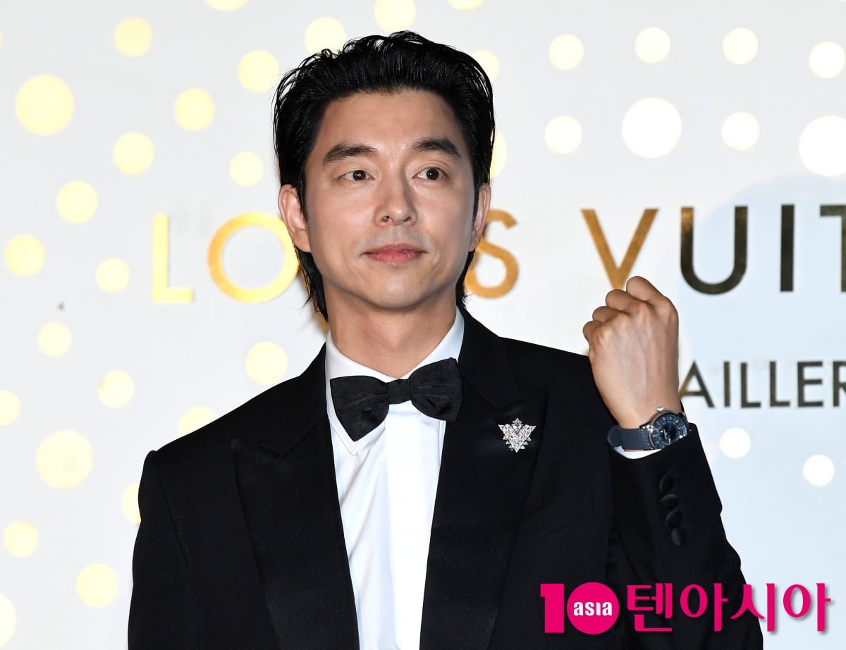 俳優コン・ユ、ユーモラスな反応で笑いを誘う