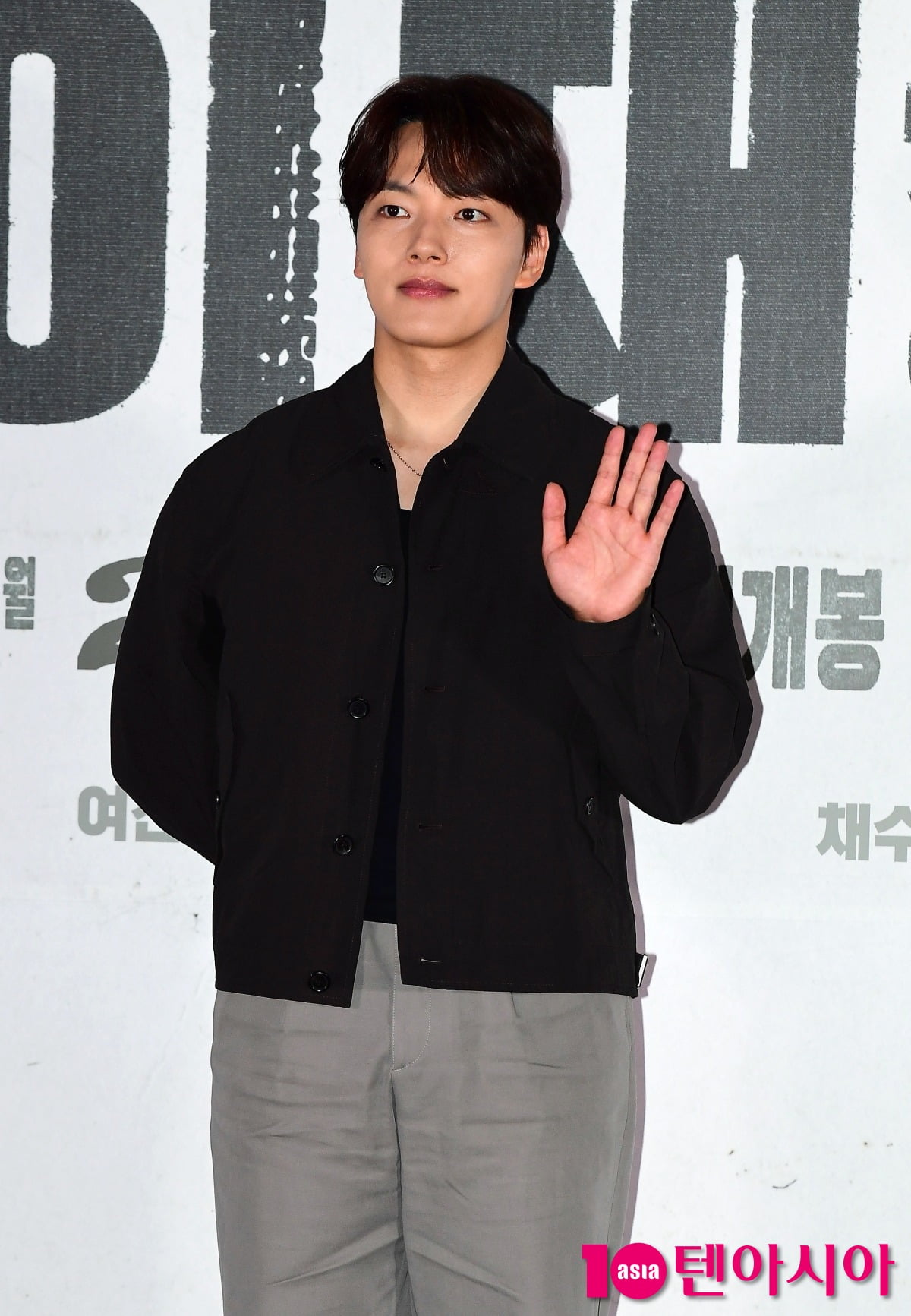 俳優ヨ・ジング、12月15日にカトゥーサ入隊決定