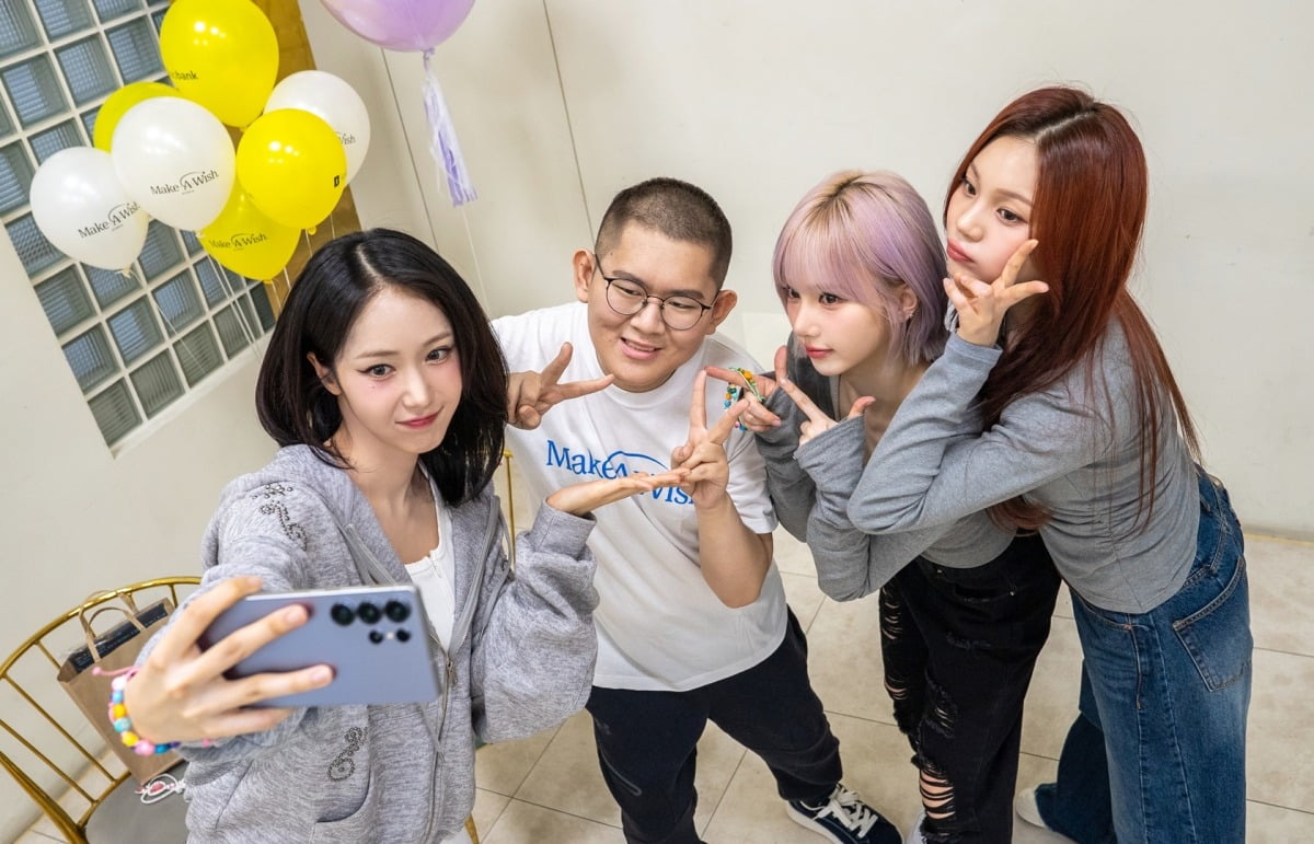 K-Pop Group VIVIZ Grants Wish to Fan Battling Illness, Spreading Hope and Joy