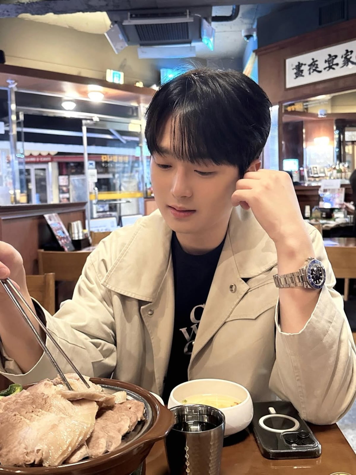 K-Pop Star Lee Chan-won Charms Fans with Latest Instagram Post