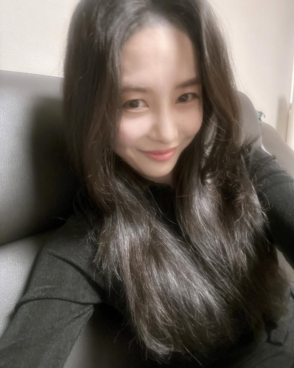 元AOAのクォン・ミナ、ファンミーティング開催を発表!最新の近況を公開