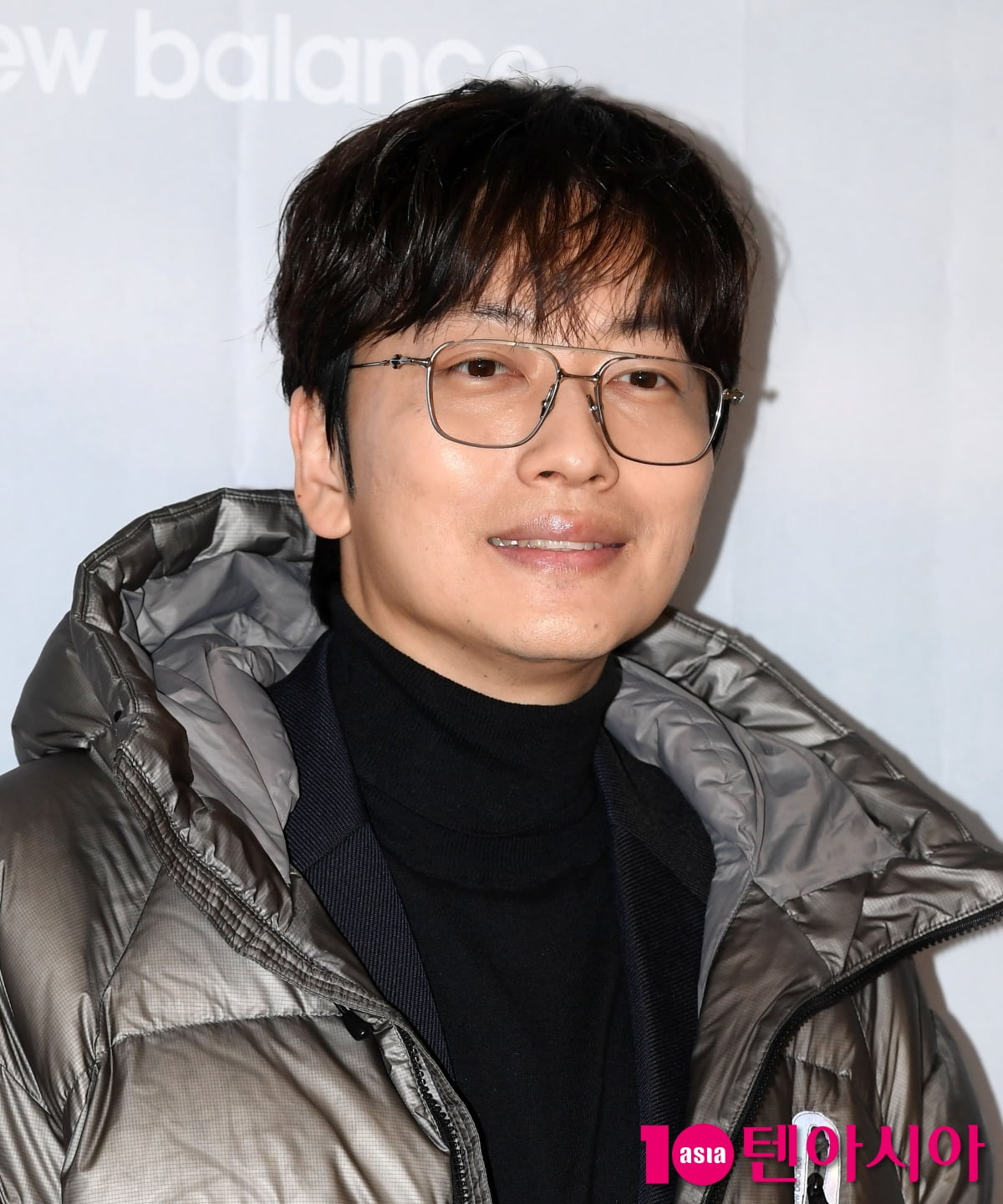 Actor Lee Dong-hwi Shines at New Balance 'Way to Peak' Pop-Up Event in Seoul