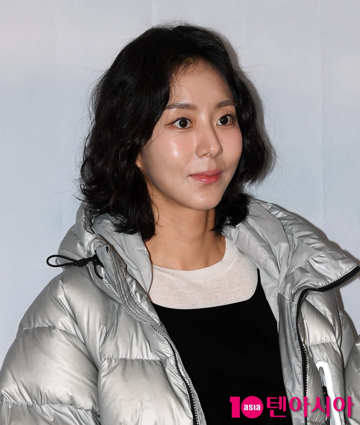 Actress Uee Shines at New Balance 'Way to Peak' Pop-Up Event in Seoul