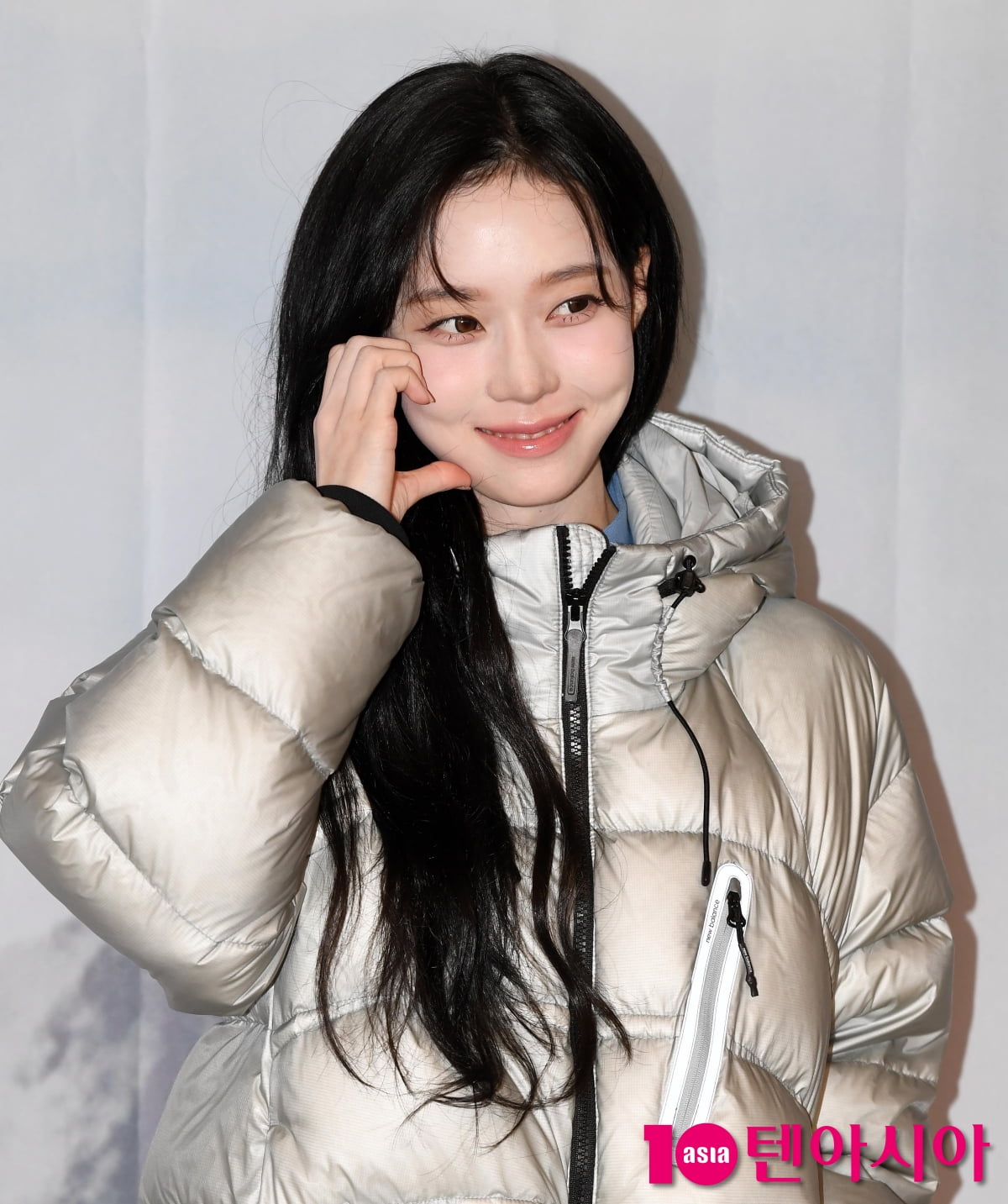 aespa's Winter Charms Fans at New Balance 'Way to Peak' Event in Seoul