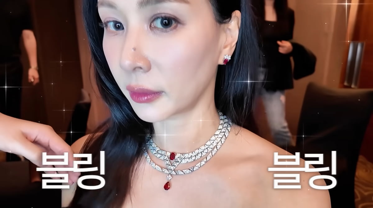 ゴ・ソヨン、超高価ジュエリーで魅力発散!L社カフェ訪問の一日