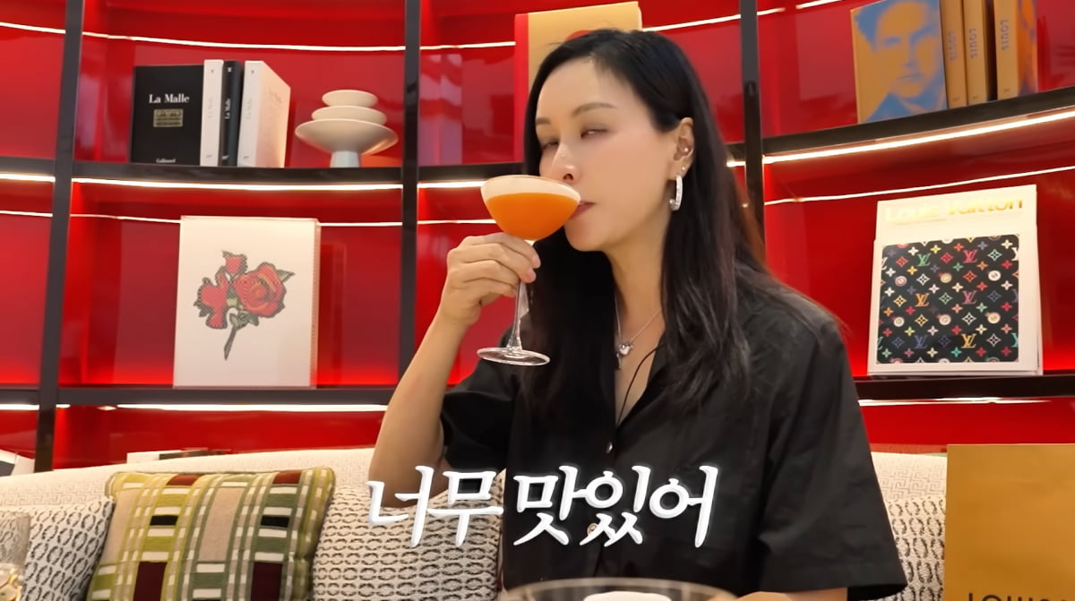 ゴ・ソヨン、超高価ジュエリーで魅力発散!L社カフェ訪問の一日