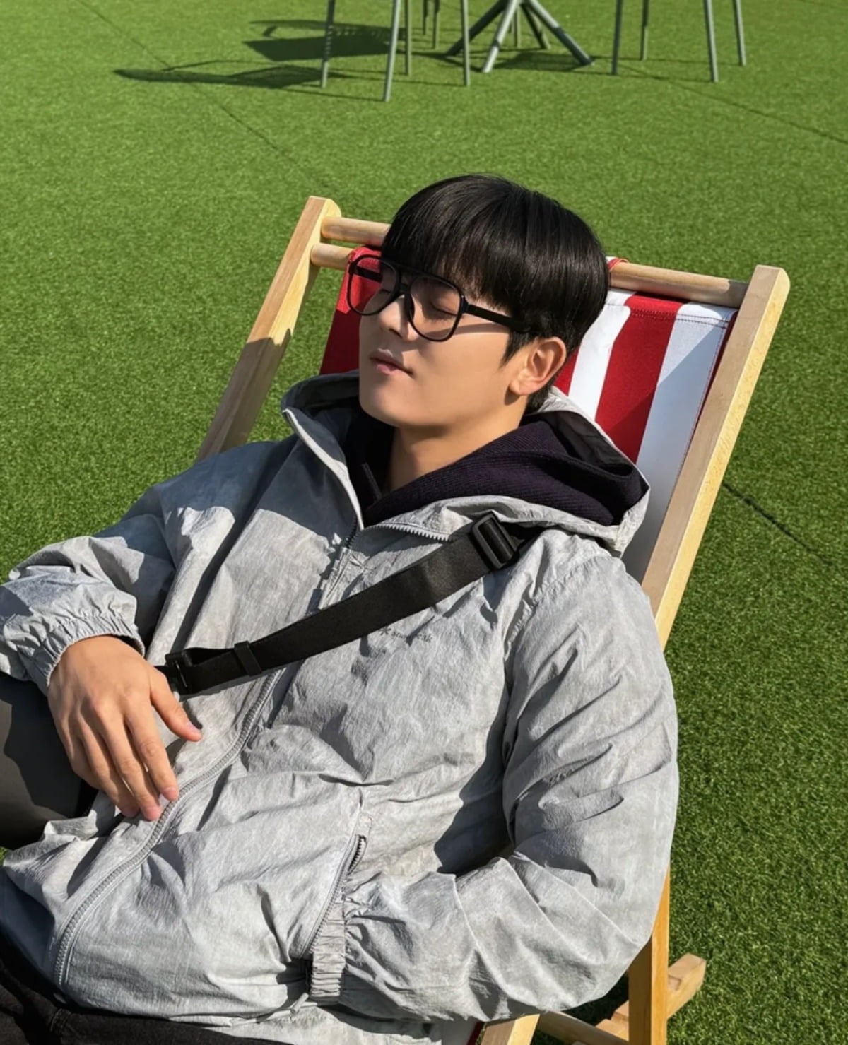 俳優キム・ドンジュンの最新ショットが話題に!