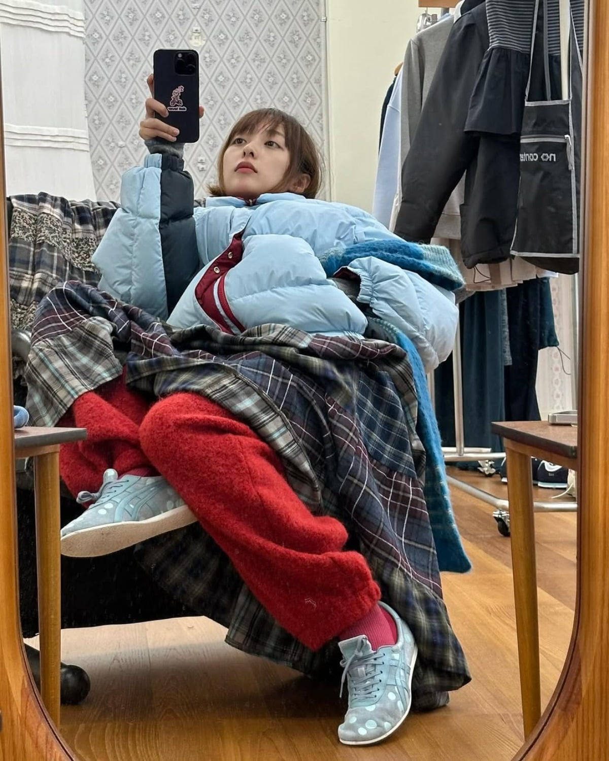 Actress Kim Bo-ra Shares Her Stylish and Free-Spirited Daily Life on Instagram