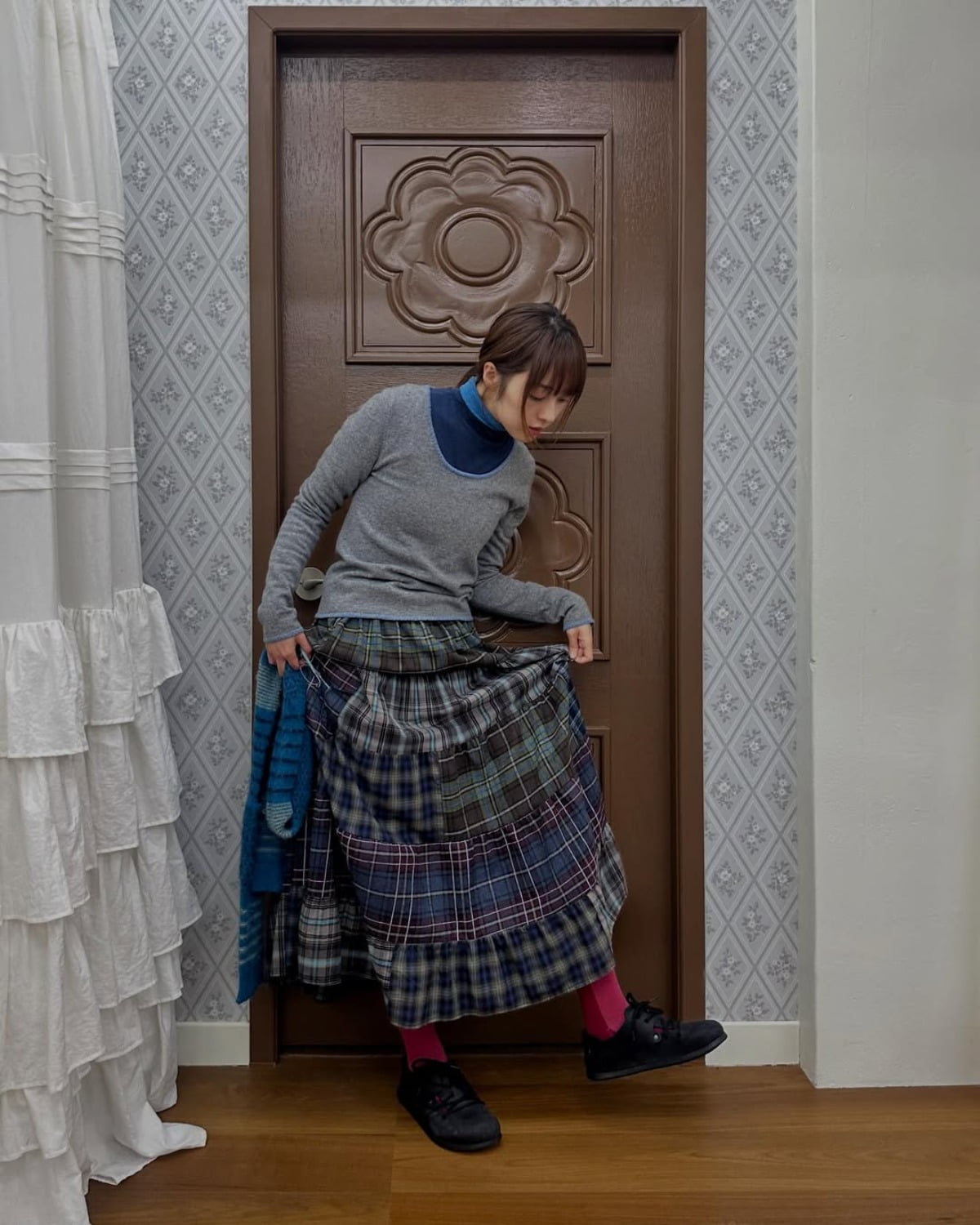 Actress Kim Bo-ra Shares Her Stylish and Free-Spirited Daily Life on Instagram