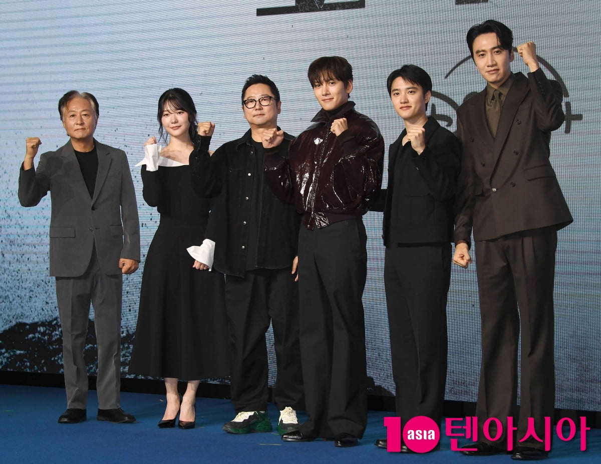 ディズニープラス新作『ジョガクドシ』制作発表会にジ・チャンウク、ド・ギョンスらが出席