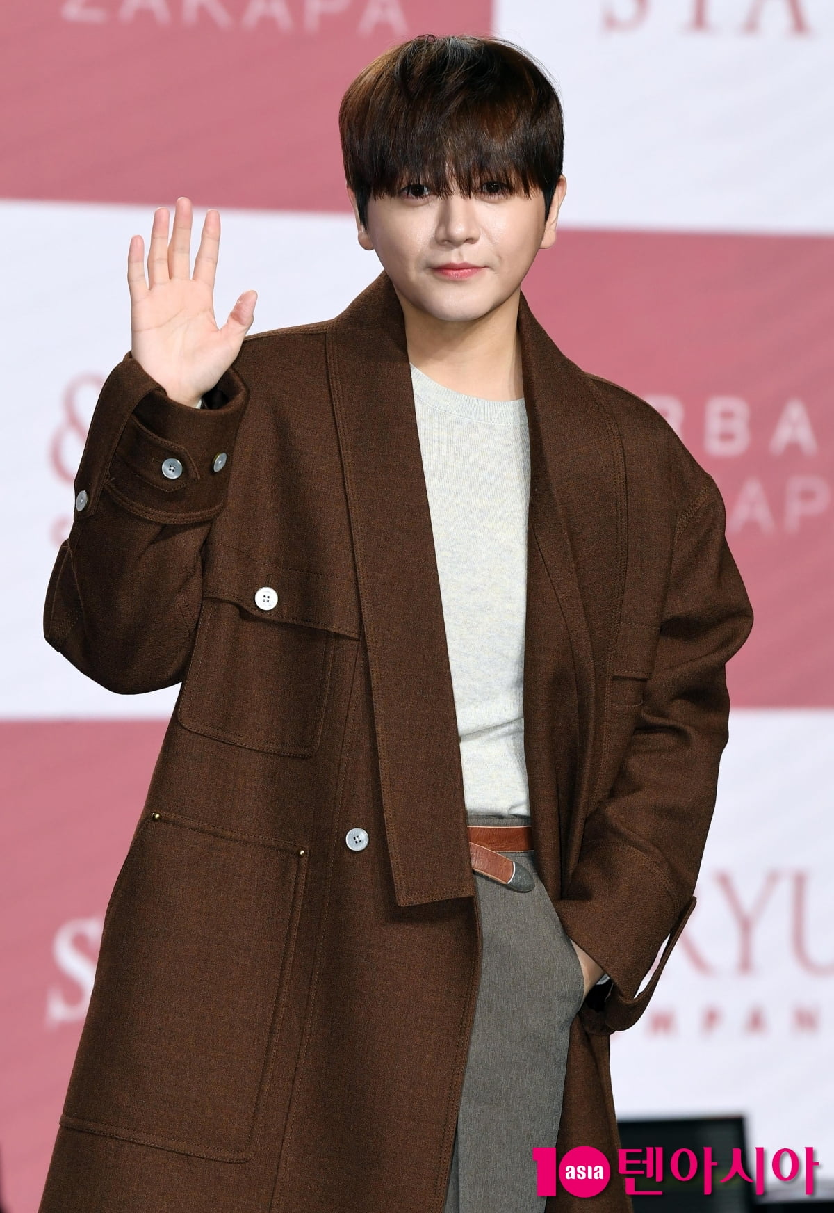 URBAN ZAKAPAの新EP『STAY』、多様なジャンルを融合した作品が登場