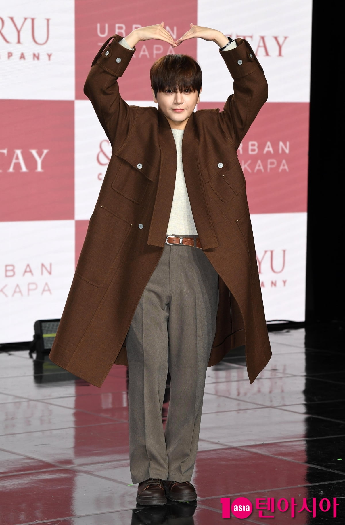 URBAN ZAKAPAの新EP『STAY』、多様なジャンルを融合した作品が登場