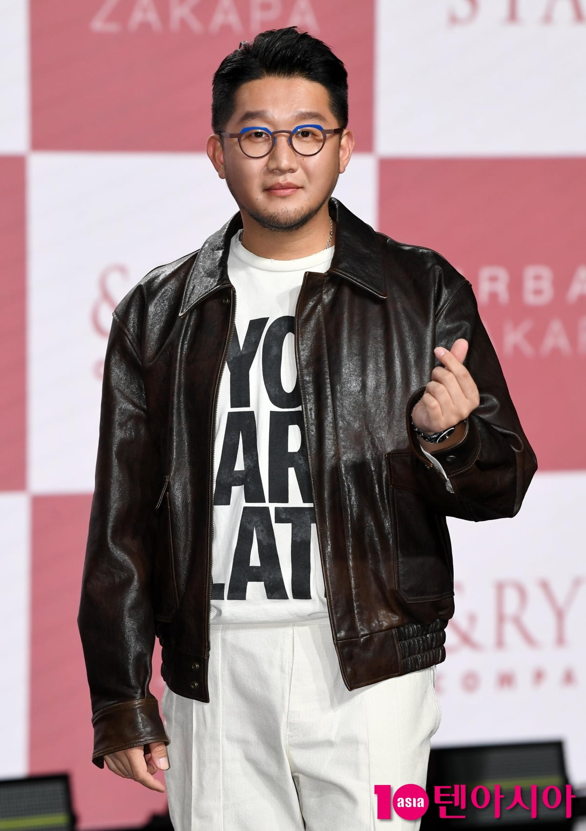 URBAN ZAKAPAの新EP『STAY』、多様なジャンルを融合した作品が登場