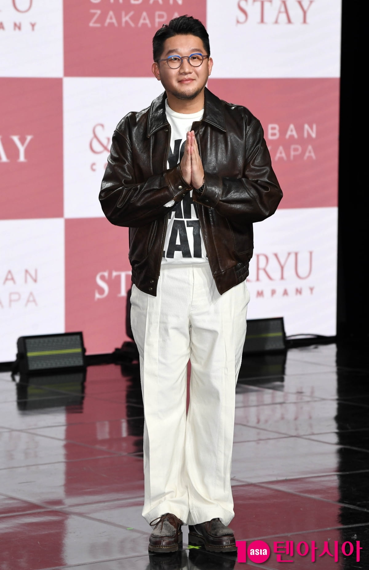 URBAN ZAKAPAの新EP『STAY』、多様なジャンルを融合した作品が登場