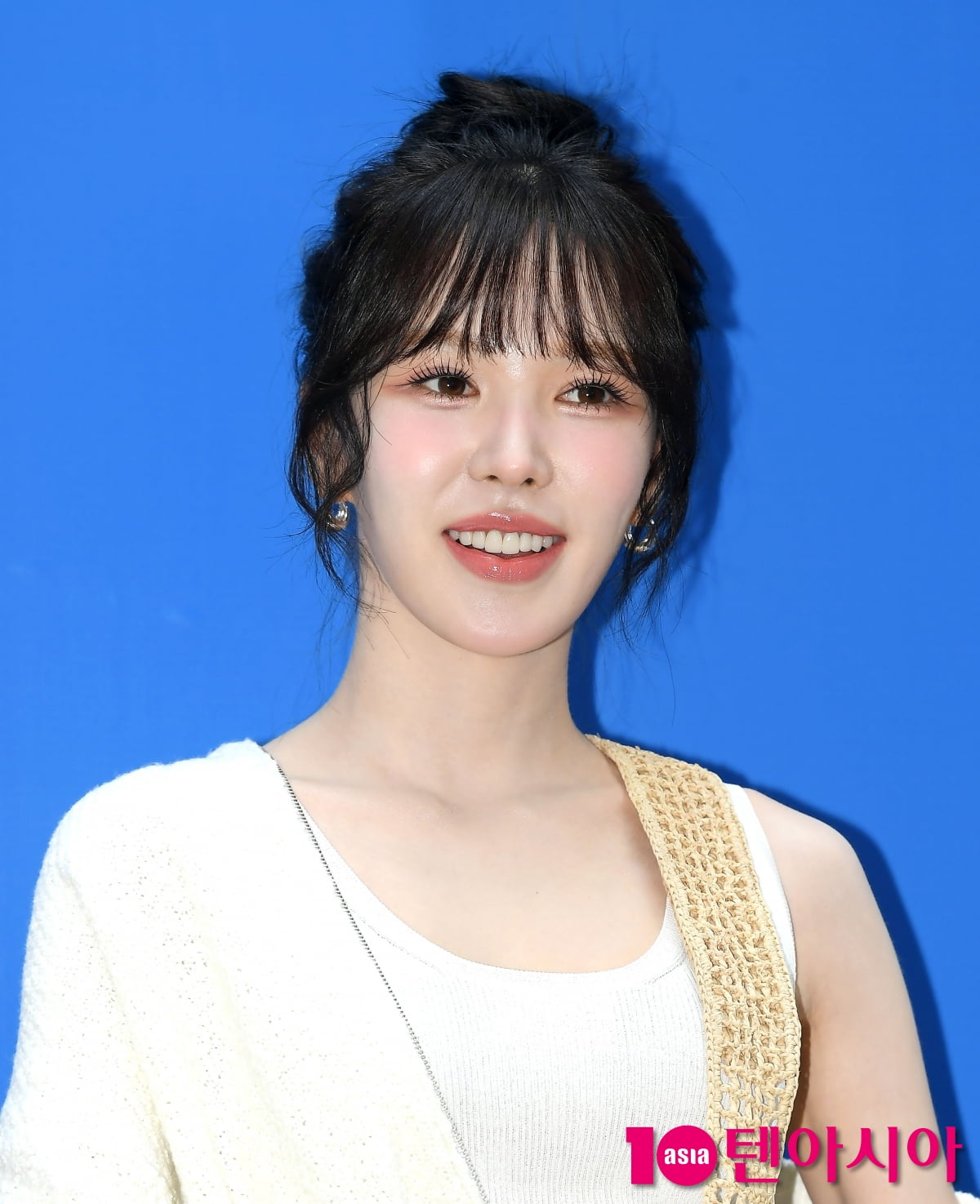 Red Velvet's Wendy Tops Poll as Most Desired Singer to Share Winter Delicacies With