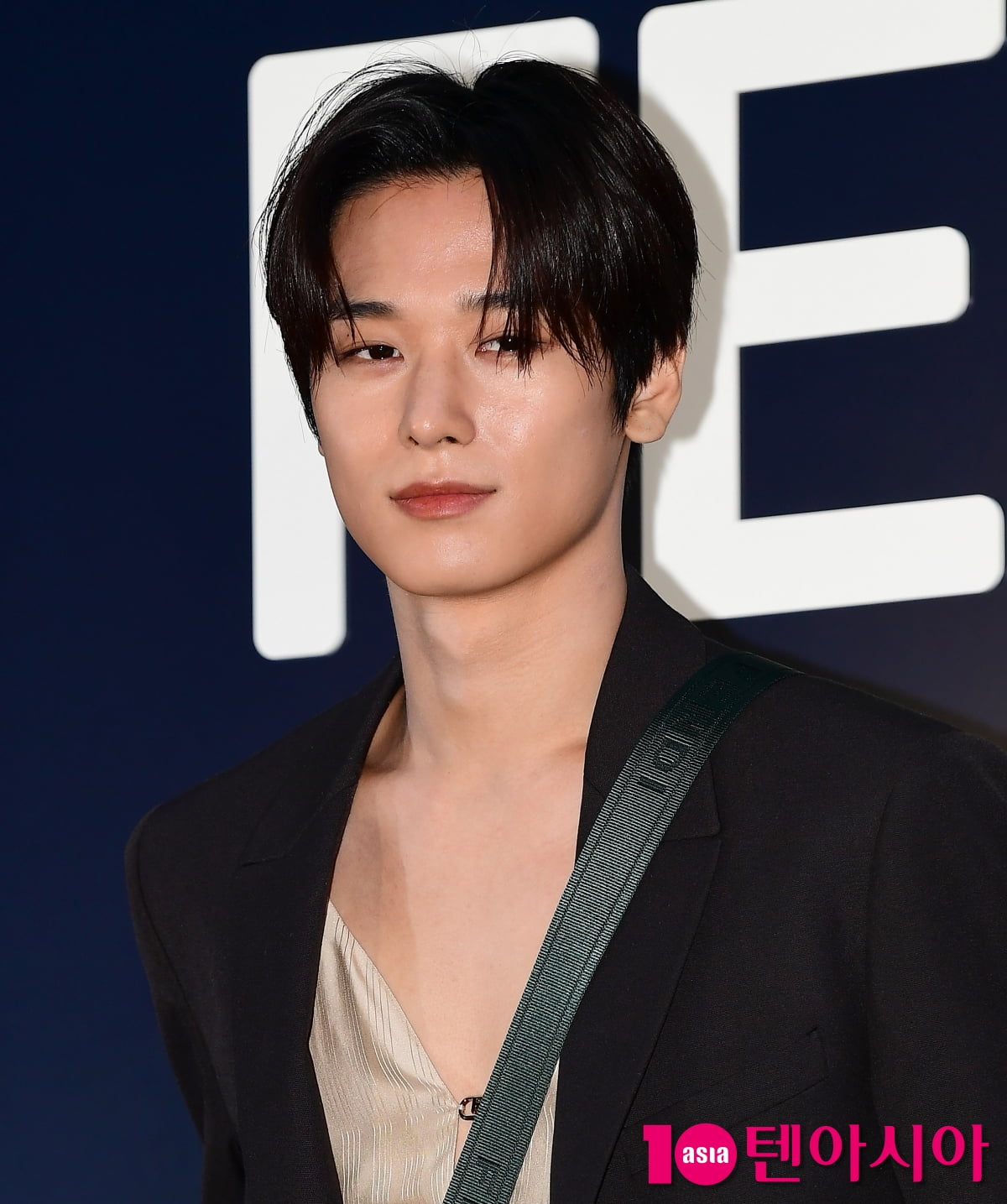 THE BOYZ's Juyeon Tops Poll as the Male Singer Fans Want to Share Winter Delicacies With