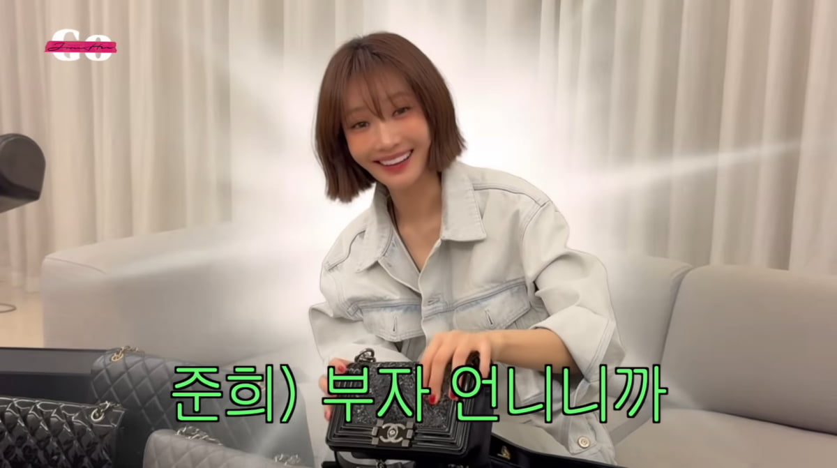 女優コ・ジュンヒ、シャネルバッグコレクションを公開！その魅力とエピソードを語る