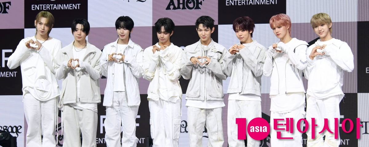 AHOF、ミニ2集『The Passage』ショーケースで新たな一面を披露