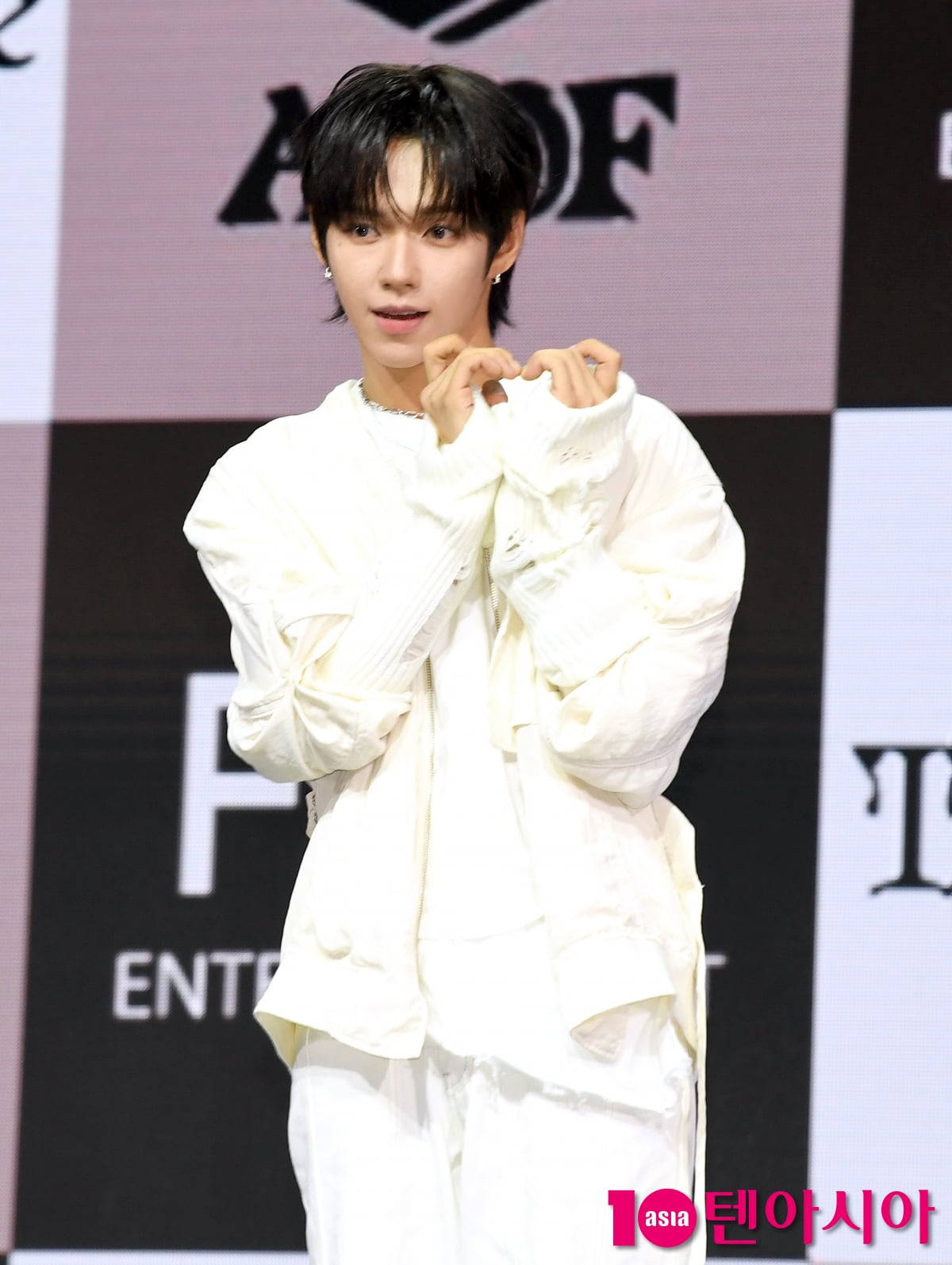 AHOF's JL Attends 'The Passage' Showcase in Seoul