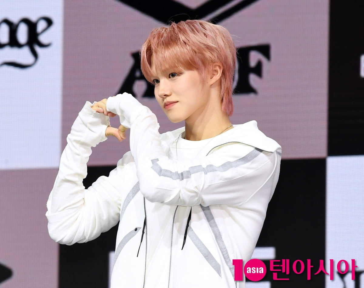 AHOFのパク・ジュウォン、ミニ2集『The Passage』ショーケースに登場