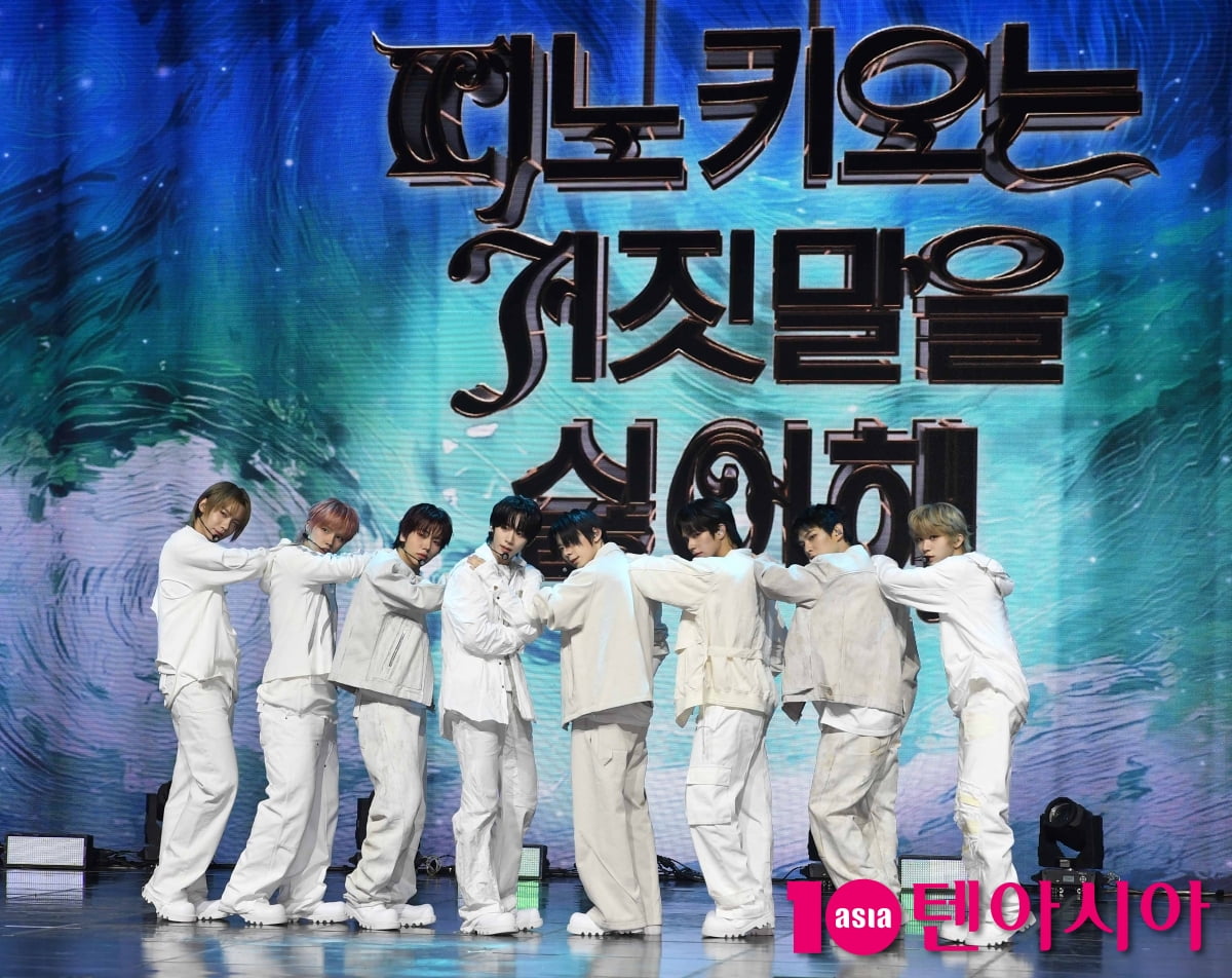 AHOF、ミニ2集『The Passage』ショーケースで圧巻のパフォーマンスを披露