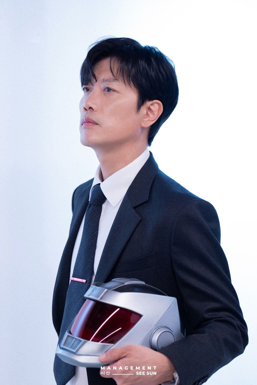 Actor Park Hee-soon Transforms into a Hero for CJ CheilJedang's 'Baeksul 10-Minute Cook' Campaign