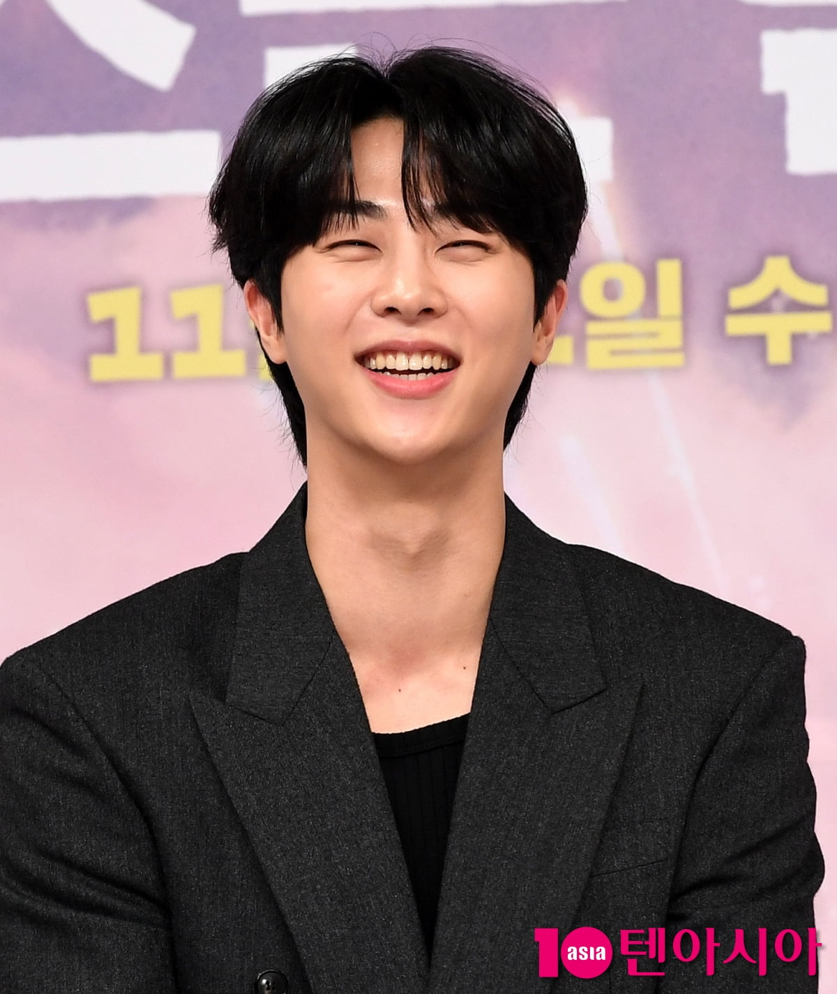 Kim Moo-jun Attends Press Conference for New SBS Drama 'Just Because We Kissed!'