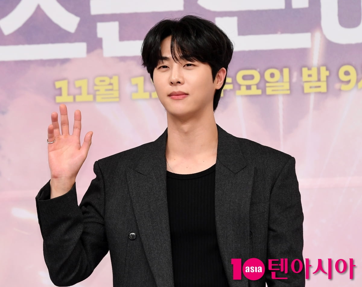 Kim Moo-jun Attends Press Conference for New SBS Drama 'Just Because We Kissed!'