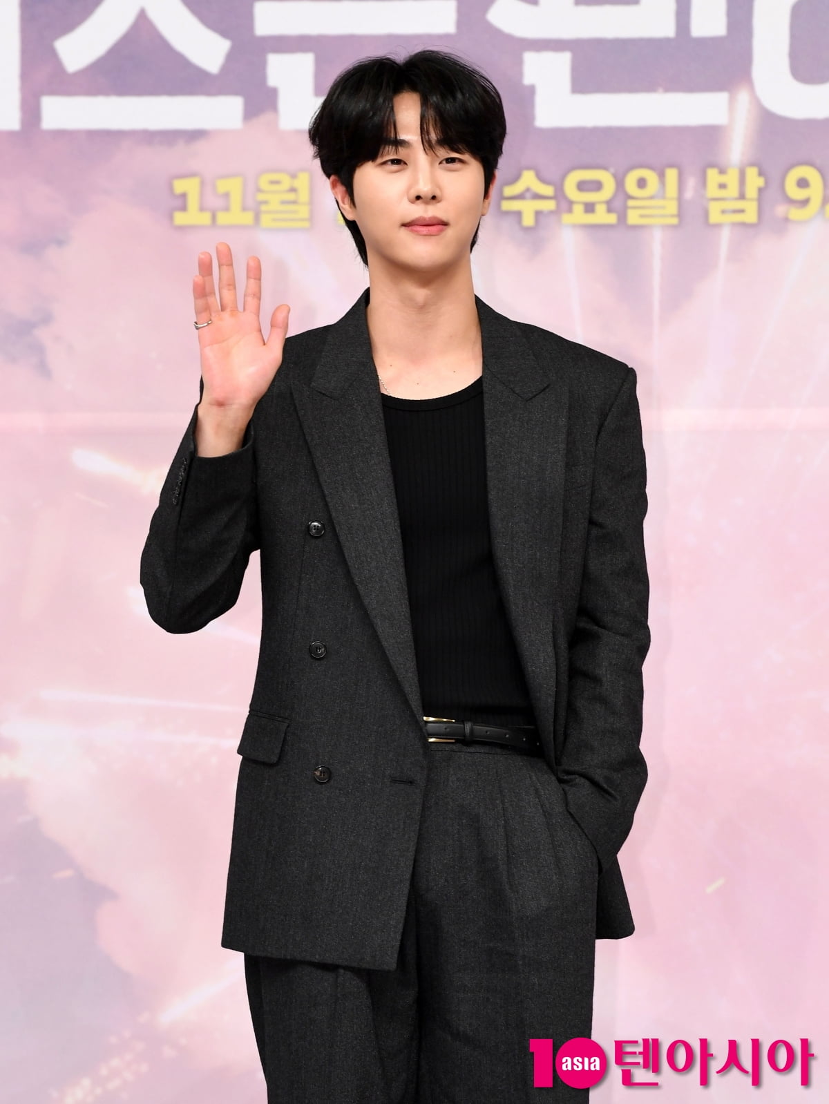 Kim Moo-jun Attends Press Conference for New SBS Drama 'Just Because We Kissed!'