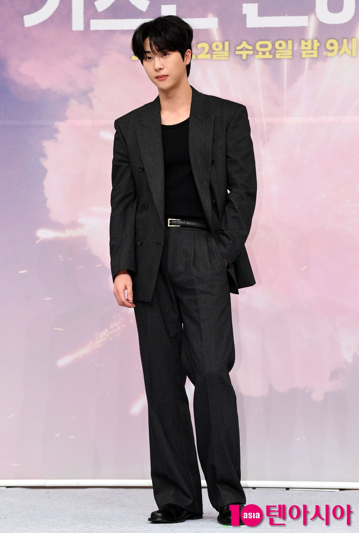 Kim Moo-jun Attends Press Conference for New SBS Drama 'Just Because We Kissed!'
