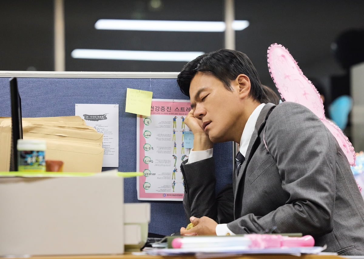 J.Y. Park Returns with New Single 'Happy Hour' Featuring Kwon Jin-ah