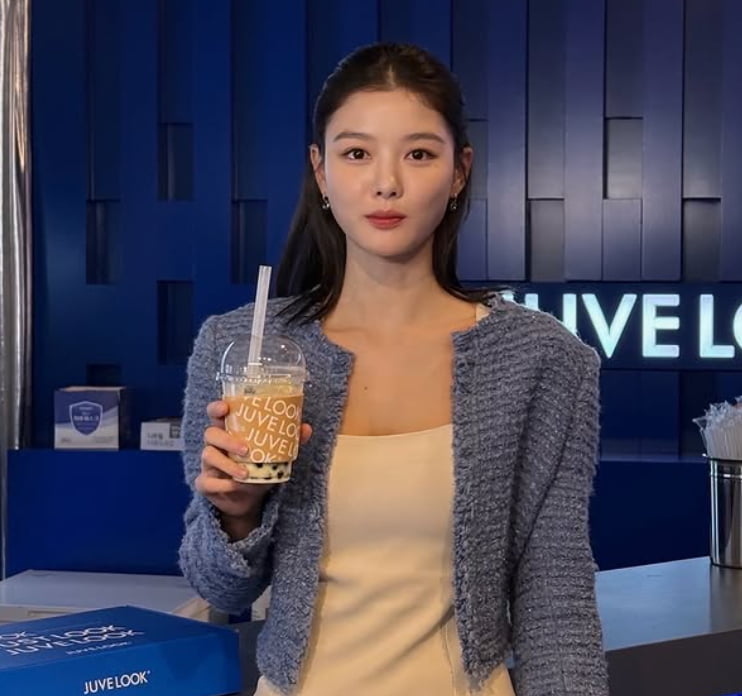 Kim Yoo-jung Stuns with Goddess-like Styling in Latest Photos