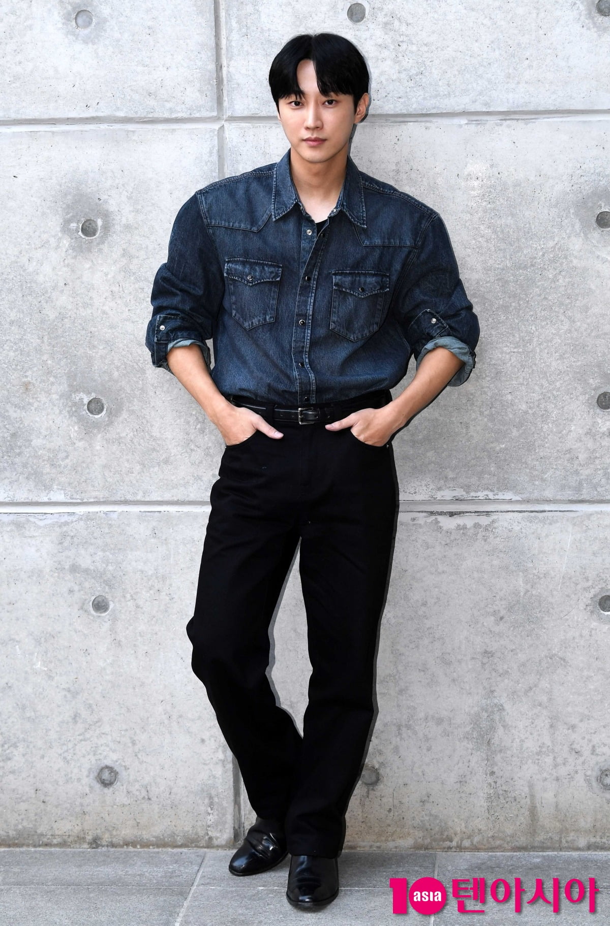 Jinyoung Reflects on His Evolving Acting Career and New Challenges