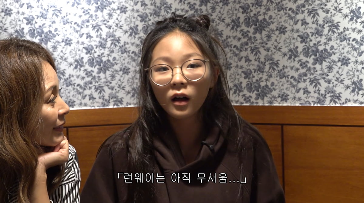 ヤノシホ、15年ぶりのランウェイで娘サランのモデル活動を応援