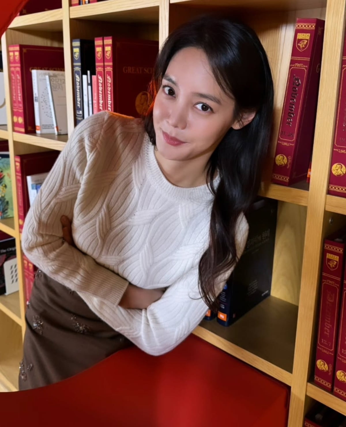 Broadcaster Ahn Hyun-mo Shines with Intellectual Beauty in Latest Instagram Post