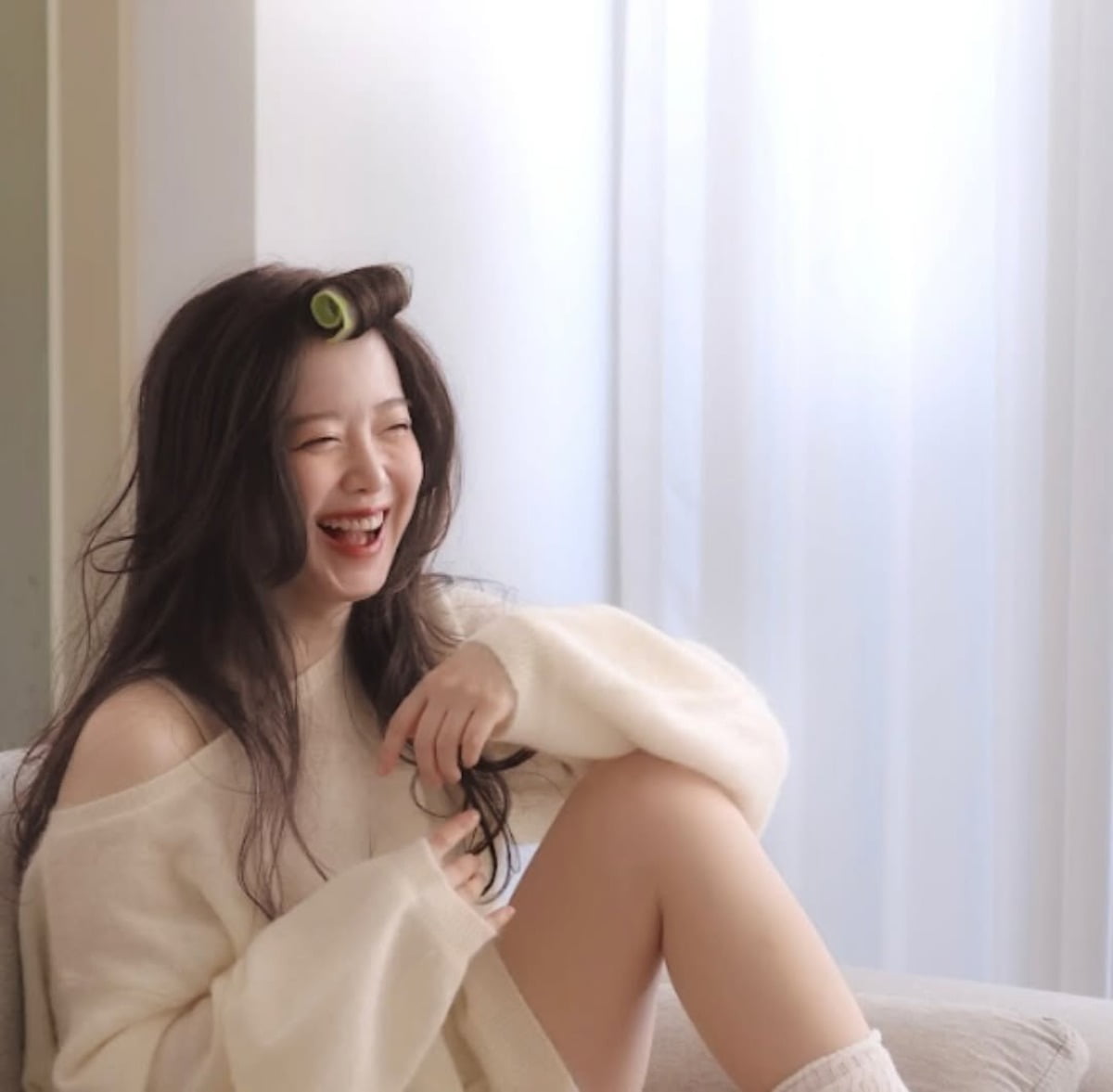 Koo Hye-sun Transitions from Actress to Entrepreneur with Innovative Hair Roll Venture