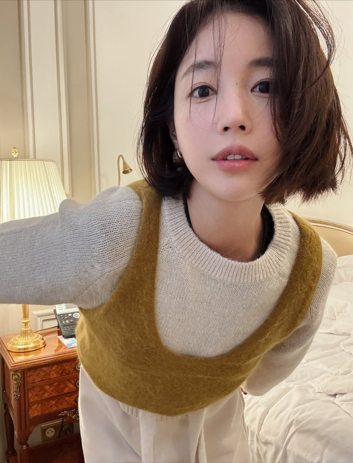 Korean Actress Ki Eun-se Stuns with Her Beauty in Paris