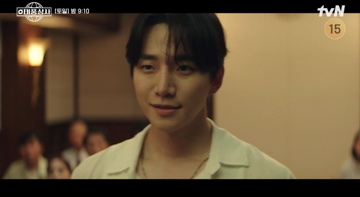 イ・ジュノ、驚異の状況判断力で視聴者を魅了