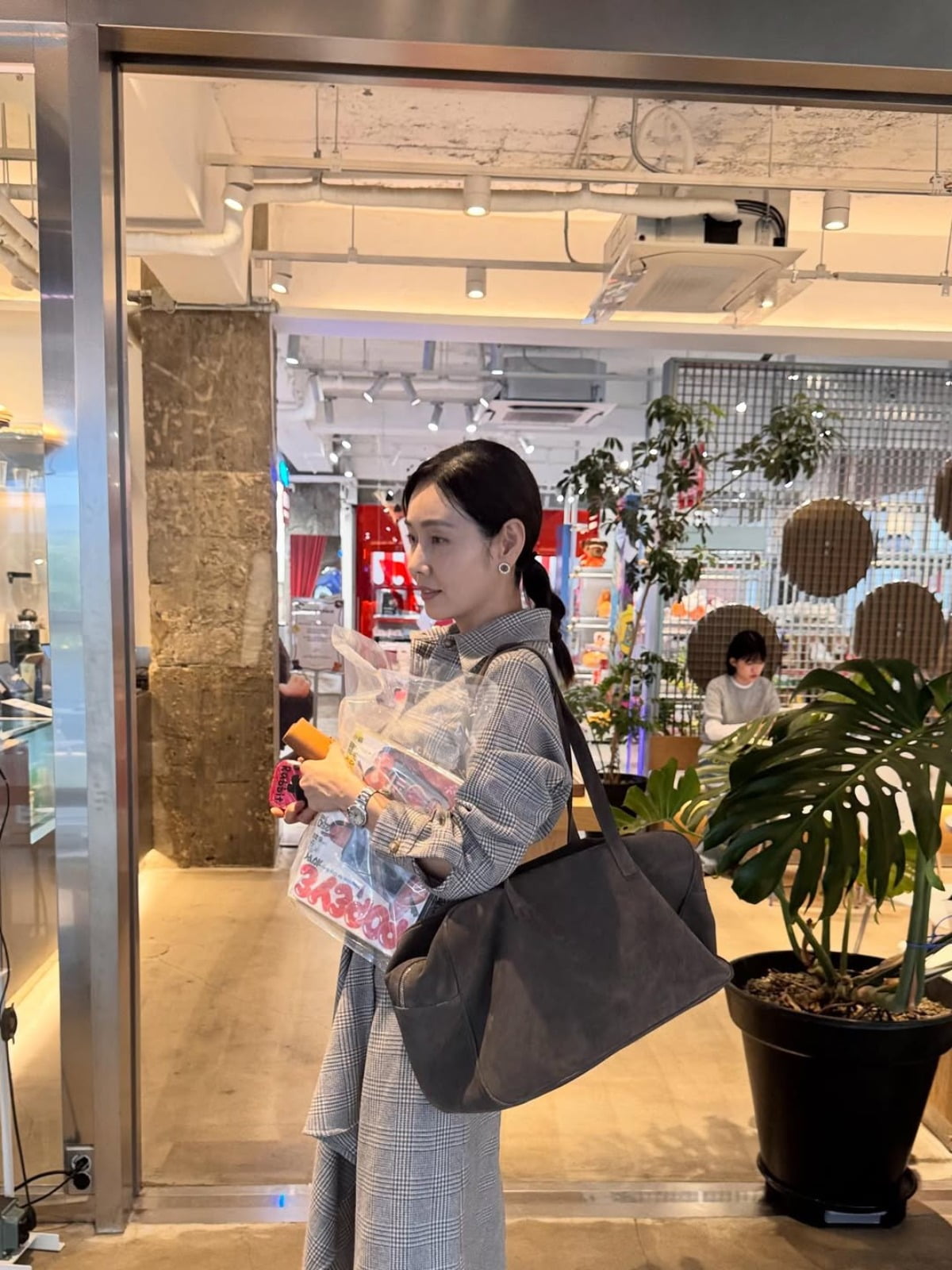 パク・タムヒ、明るい近況を公開！ビタミンCアンプルで美しさをアピール