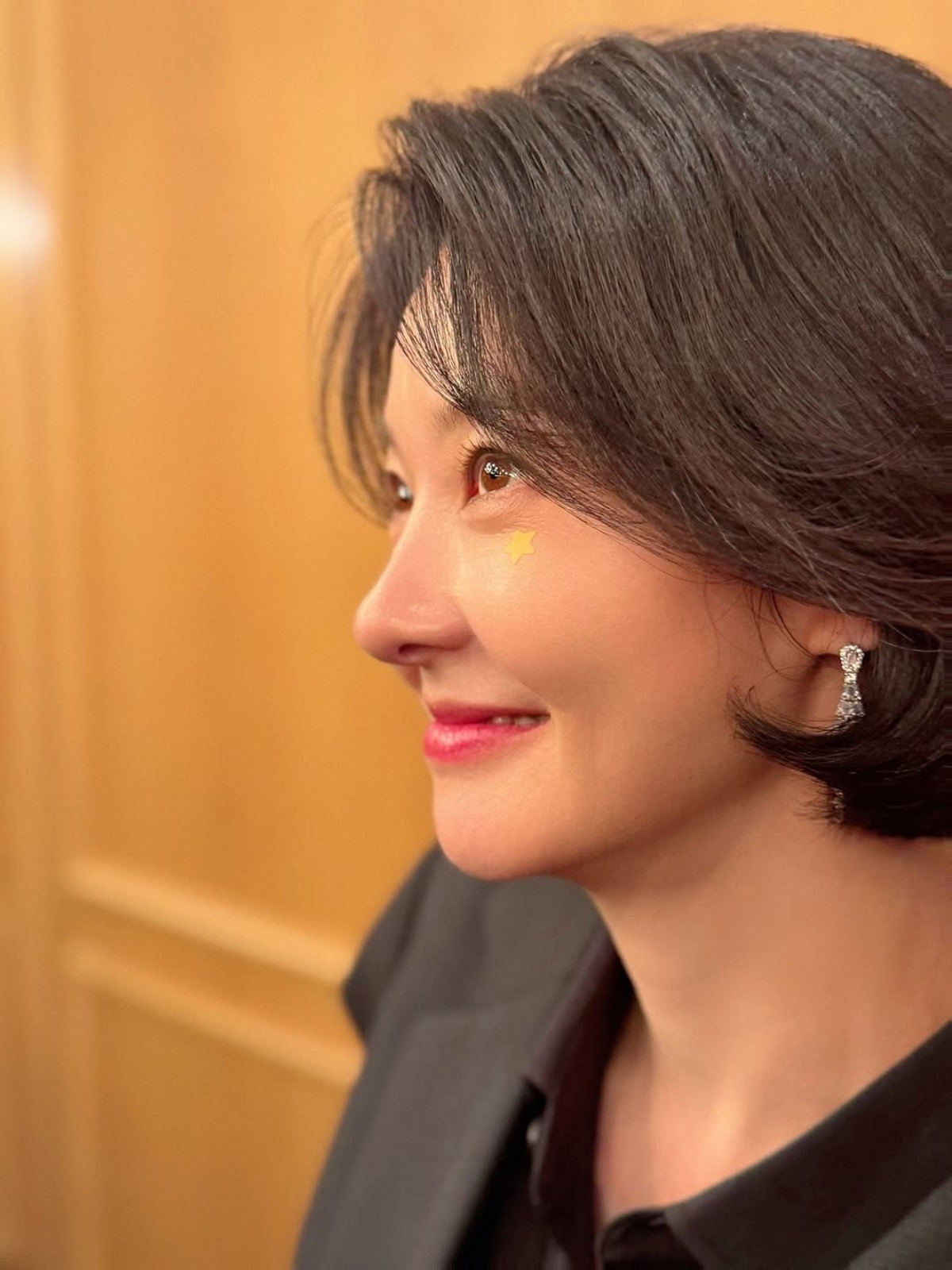 Korean Actress Song Sun-mi Shines with Elegant Beauty and Shares Her Health Secrets