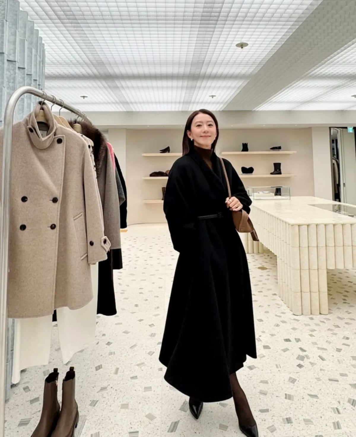 Korean Actress Kim Hee-ae Shines with Timeless Elegance in Latest Instagram Photos