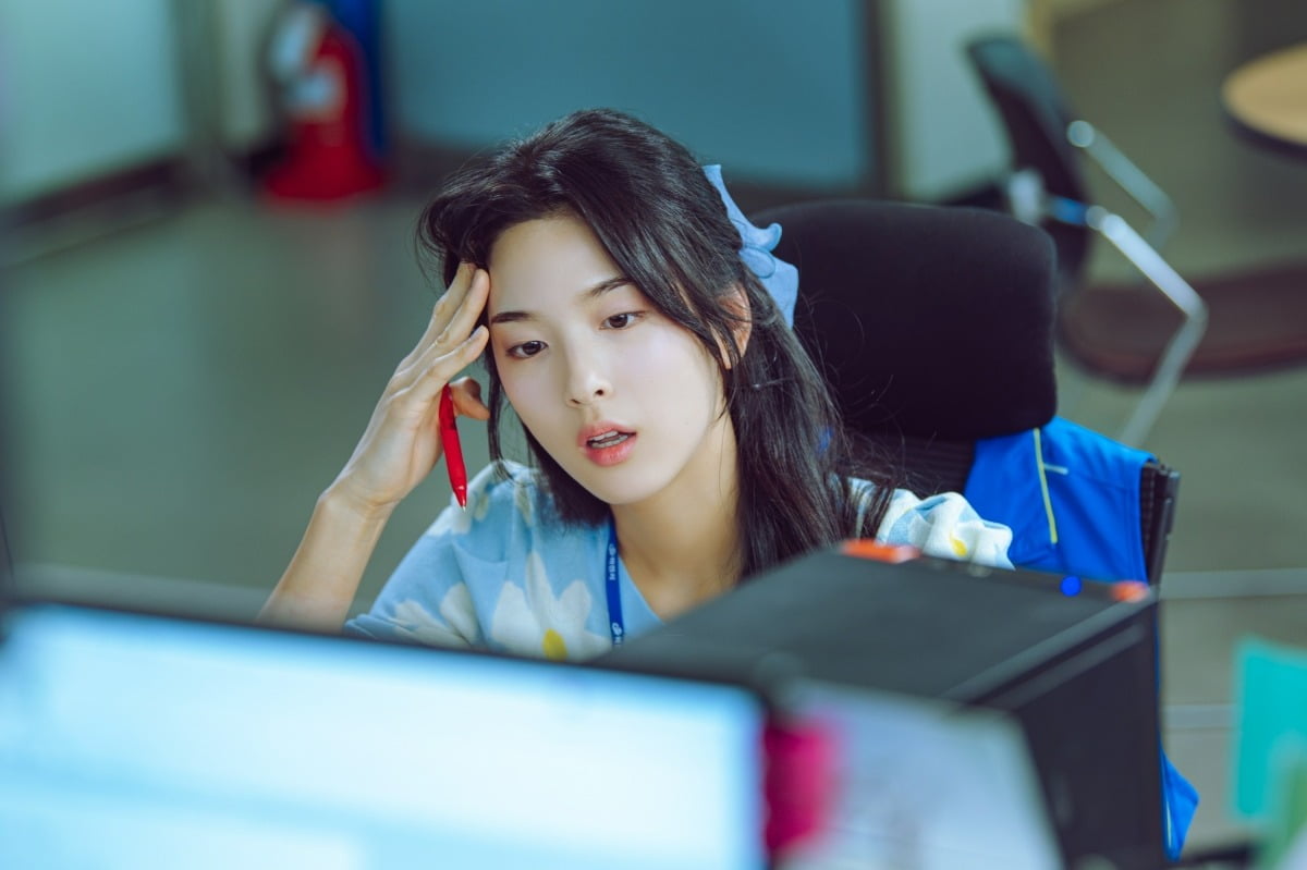 Rising Star Chae Dan-bi Shines in 'Last Summer' with Vibrant Performance